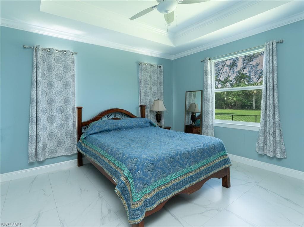 260 Price ST, NAPLES FL 34113-14