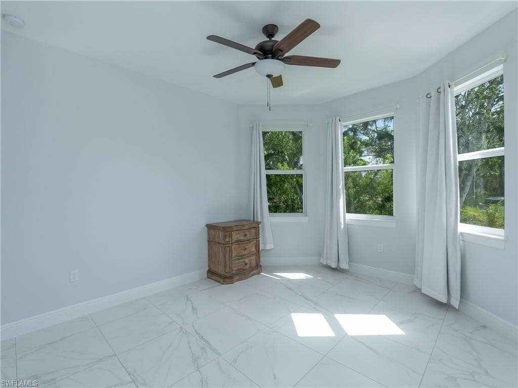 260 Price ST, NAPLES FL 34113-18