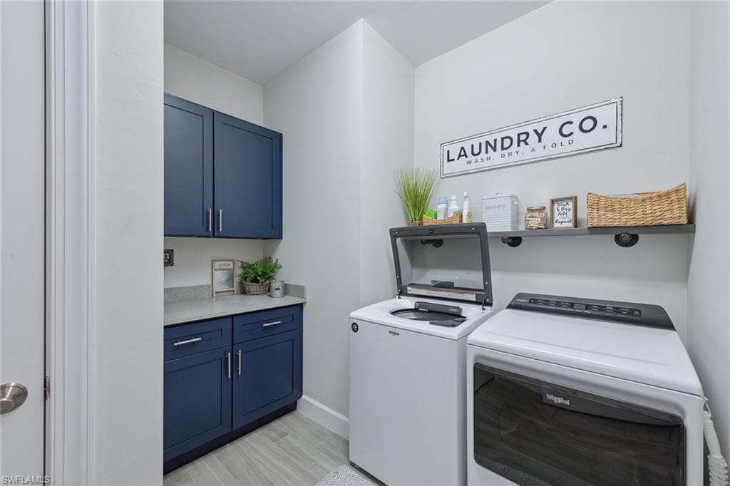 2703 Aviamar CIR, NAPLES FL 34114-26