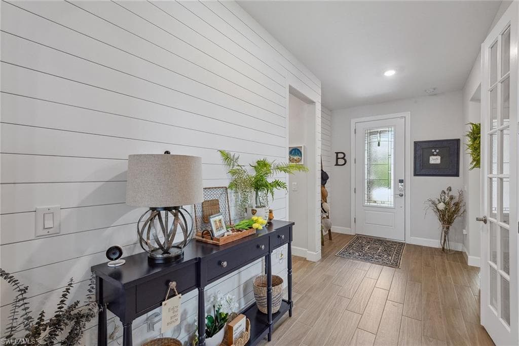 2703 Aviamar CIR, NAPLES FL 34114-4