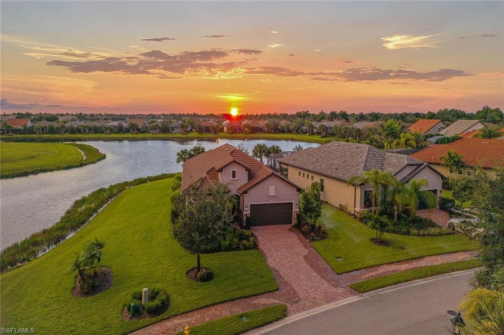 2703 Aviamar CIR, NAPLES FL 34114-34