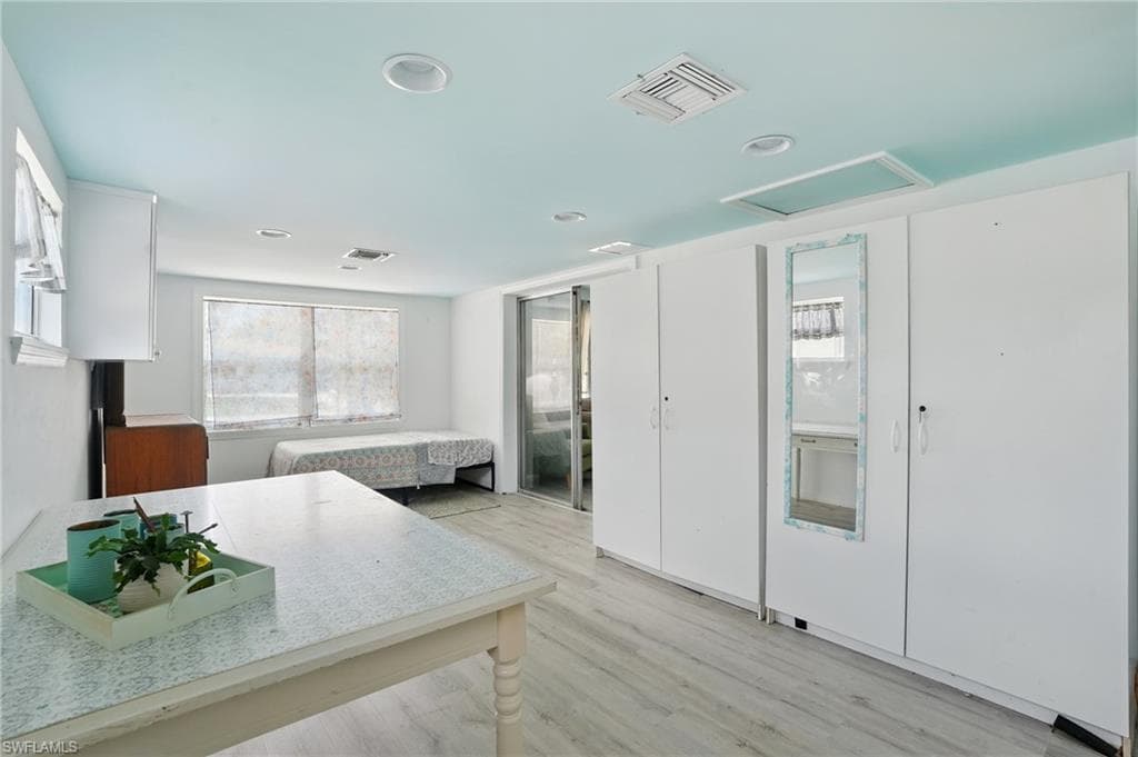 4011 Coconut CIR S, NAPLES FL 34104-16