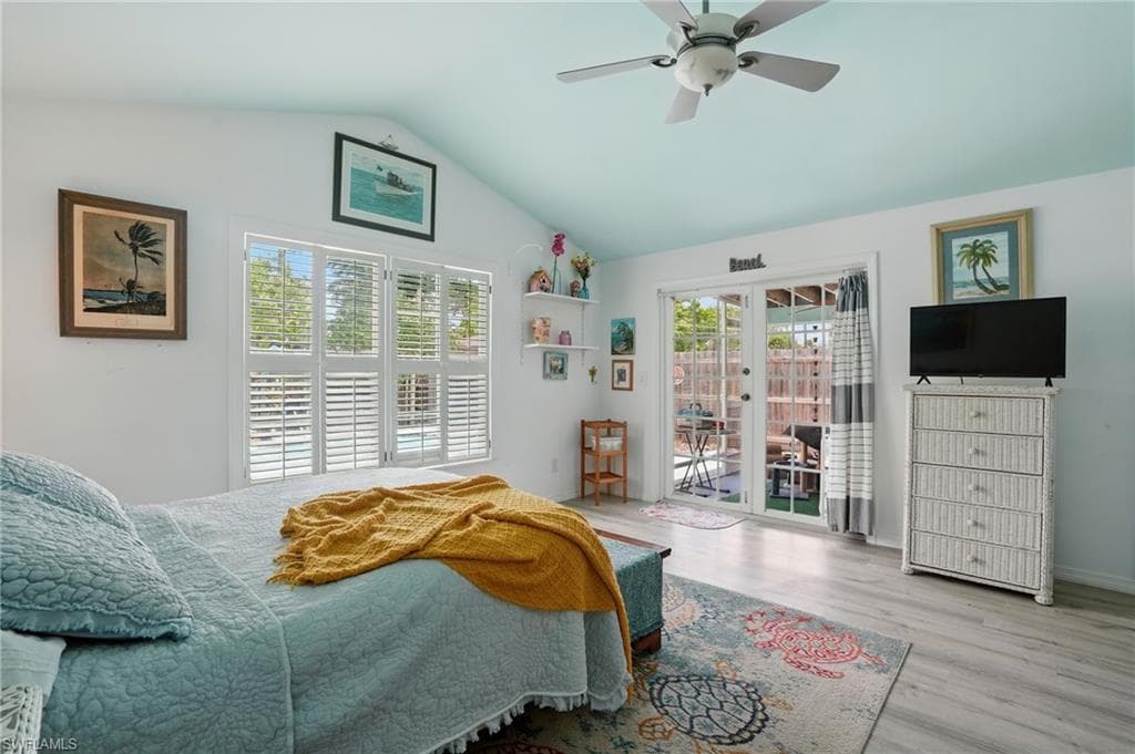 4011 Coconut CIR S, NAPLES FL 34104-11