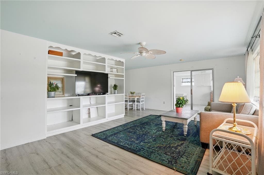 4011 Coconut CIR S, NAPLES FL 34104-4