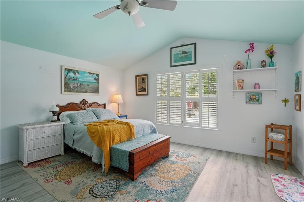 4011 Coconut CIR S, NAPLES FL 34104-10