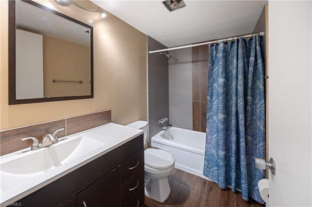 2366 E Mall DR # 217, FORT MYERS FL 33901-17