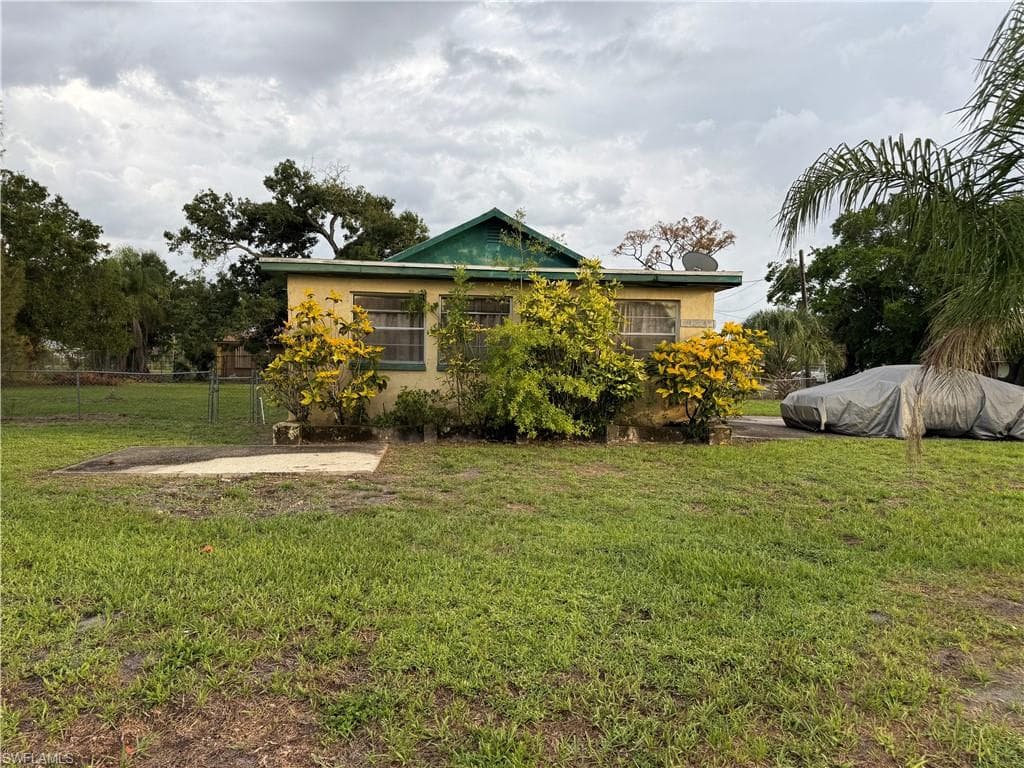 3454 Michigan AVE, FORT MYERS FL 33916-10
