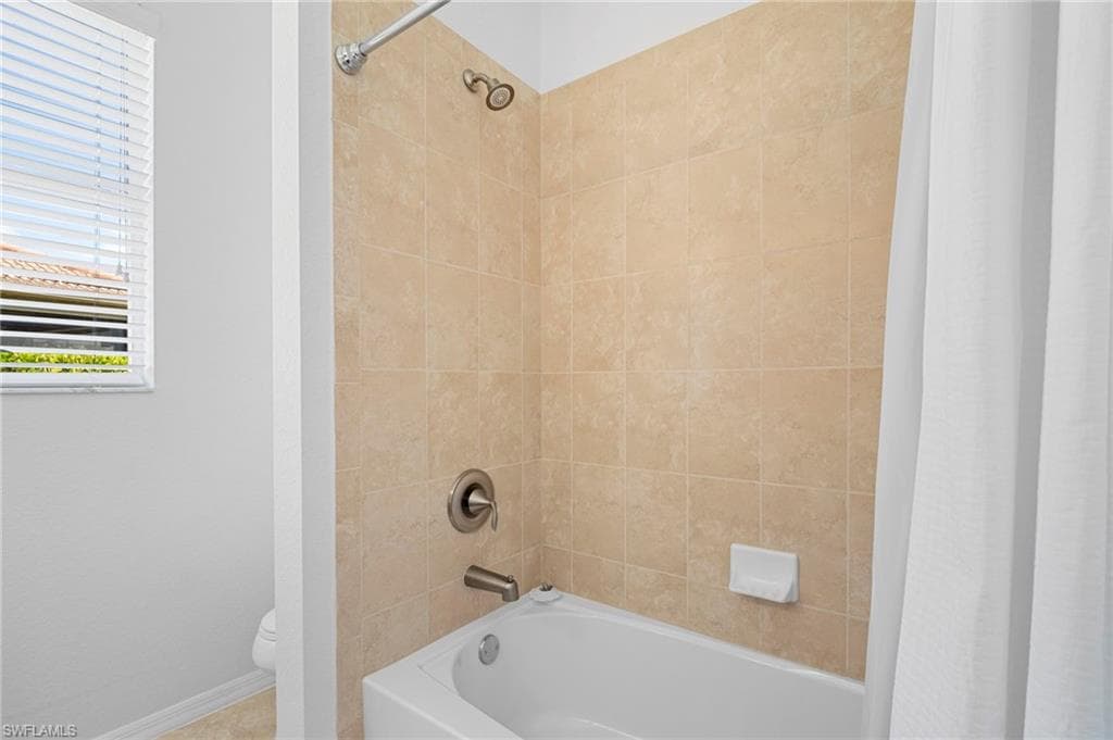 8088 Piedmont DR, NAPLES FL 34104-19