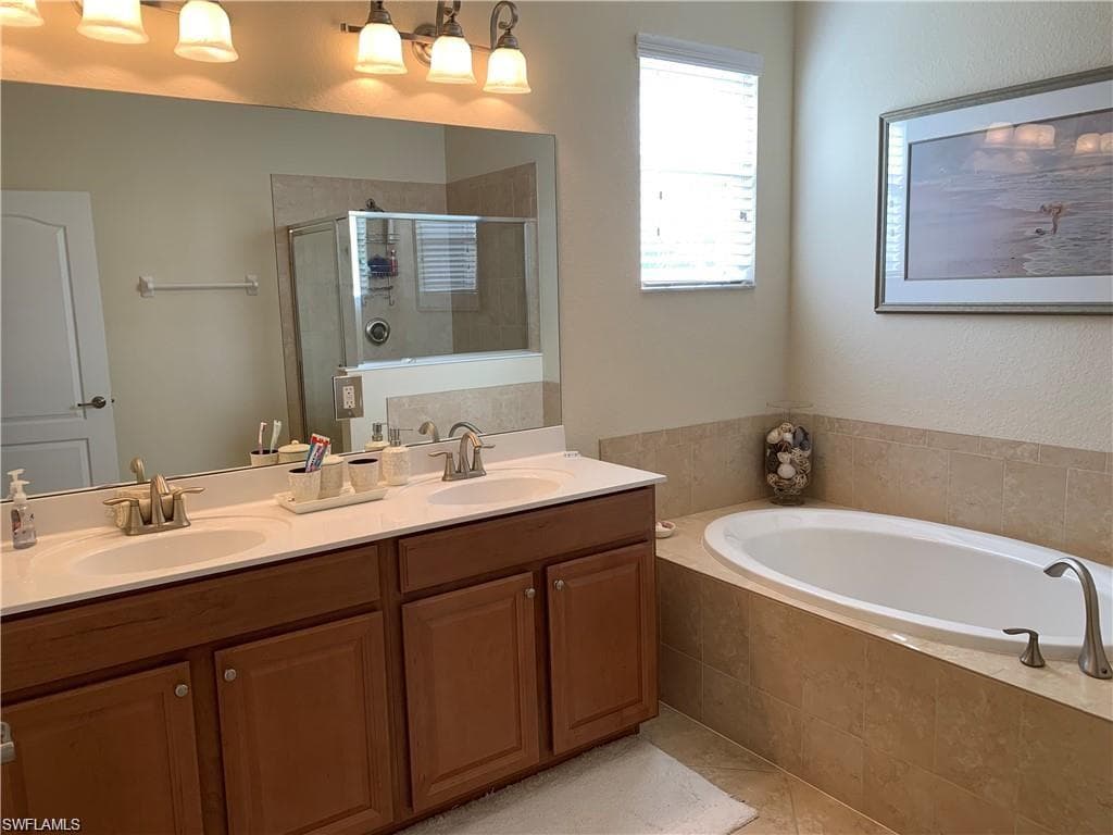 8088 Piedmont DR, NAPLES FL 34104-9