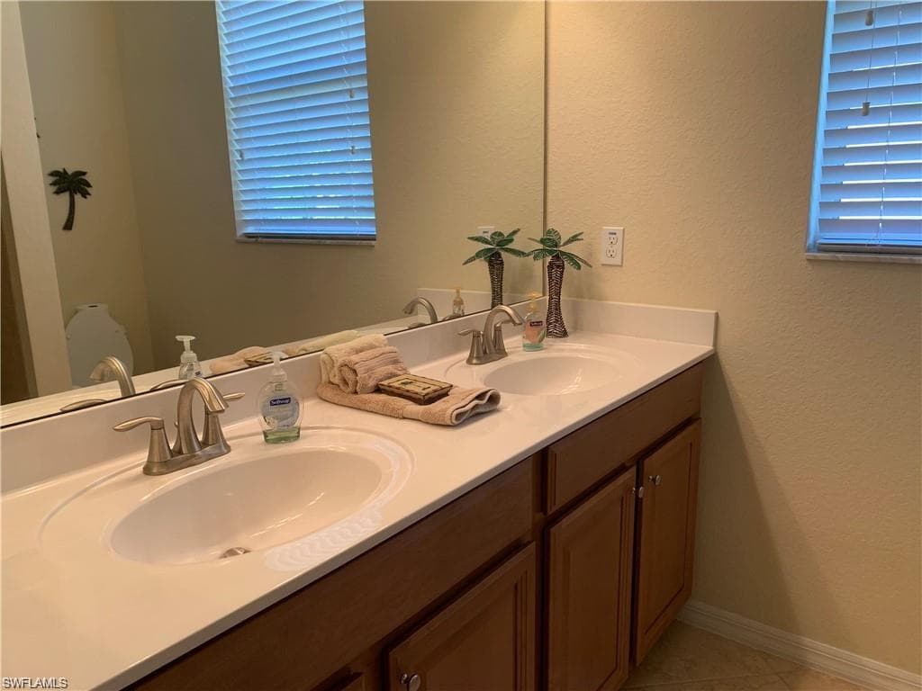 8088 Piedmont DR, NAPLES FL 34104-13