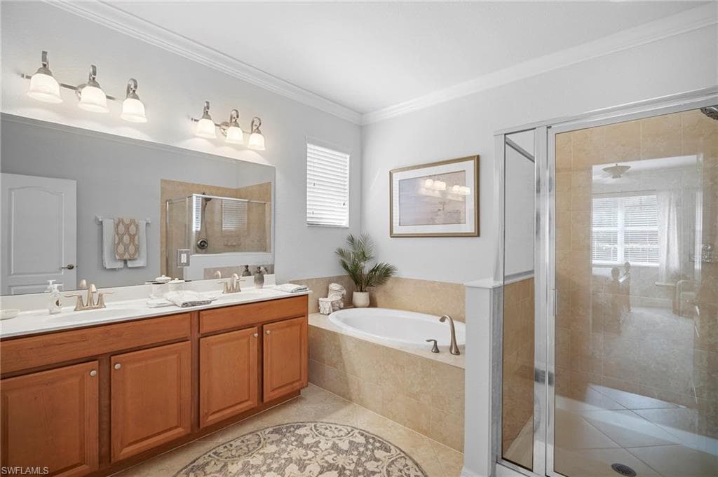 8088 Piedmont DR, NAPLES FL 34104-28