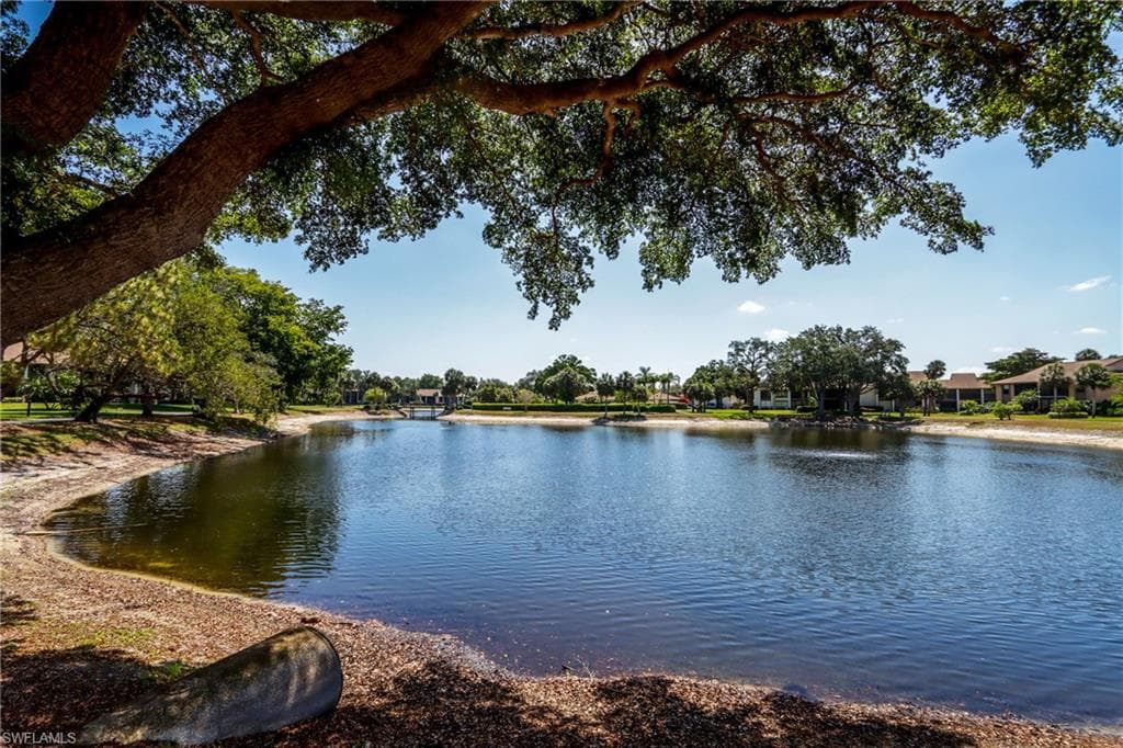 505 Lake Louise CIR # 101, NAPLES FL 34110-1