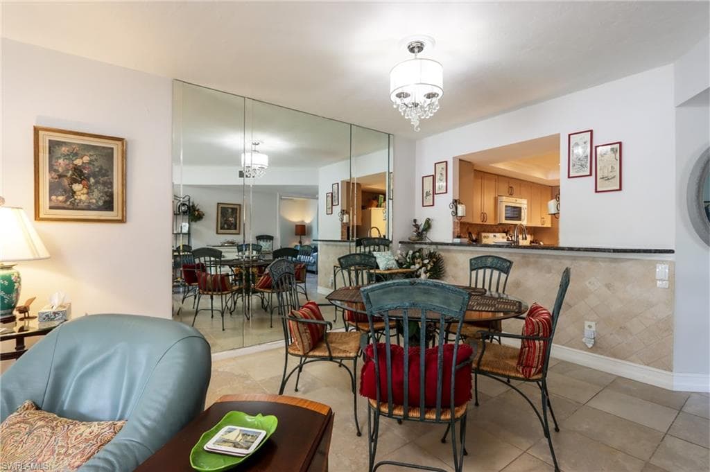 505 Lake Louise CIR # 101, NAPLES FL 34110-7