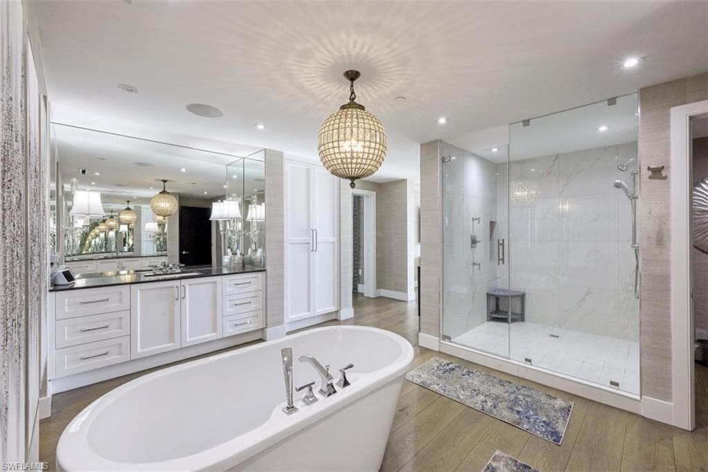 13915 Old Coast RD # 305, NAPLES FL 34110-15