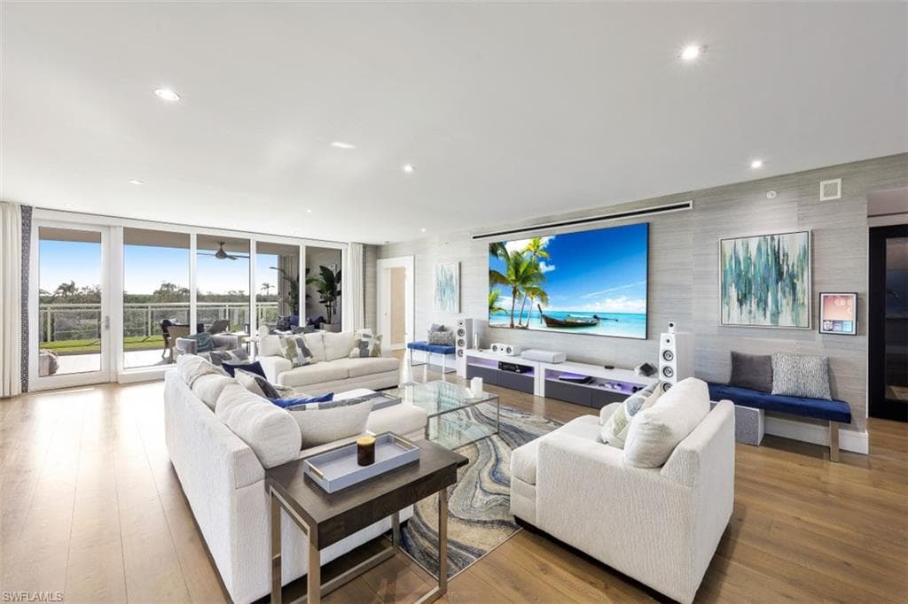 13915 Old Coast RD # 305, NAPLES FL 34110-4