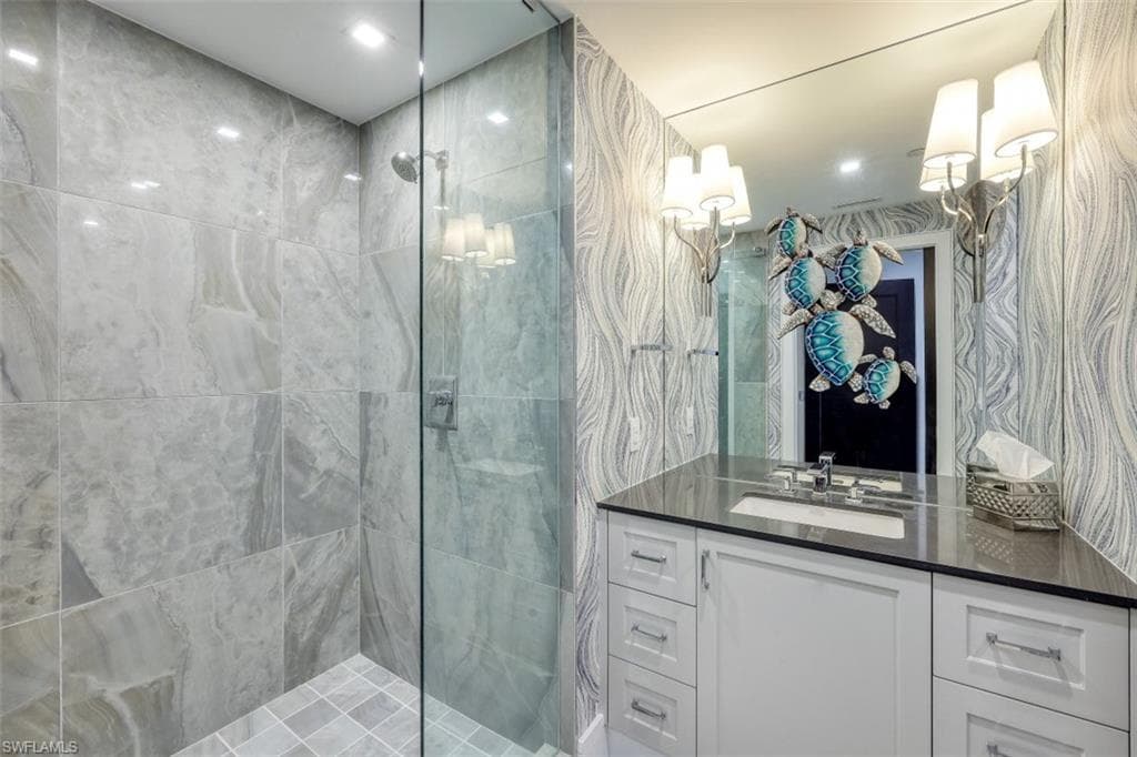 13915 Old Coast RD # 305, NAPLES FL 34110-17