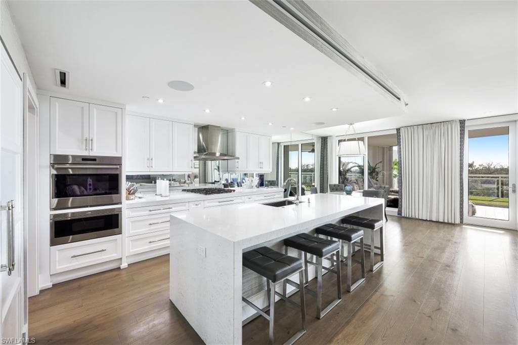 13915 Old Coast RD # 305, NAPLES FL 34110-7