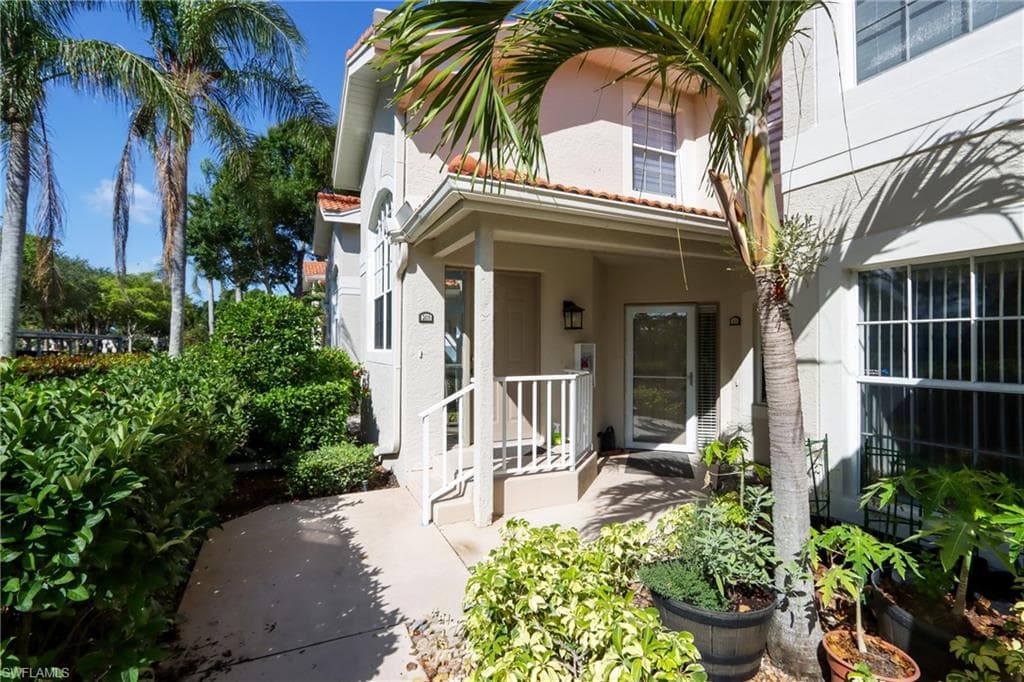 2585 Old Groves RD # L203, NAPLES FL 34109-16
