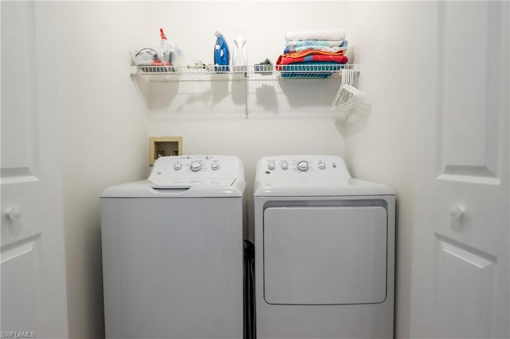 2585 Old Groves RD # L203, NAPLES FL 34109-15