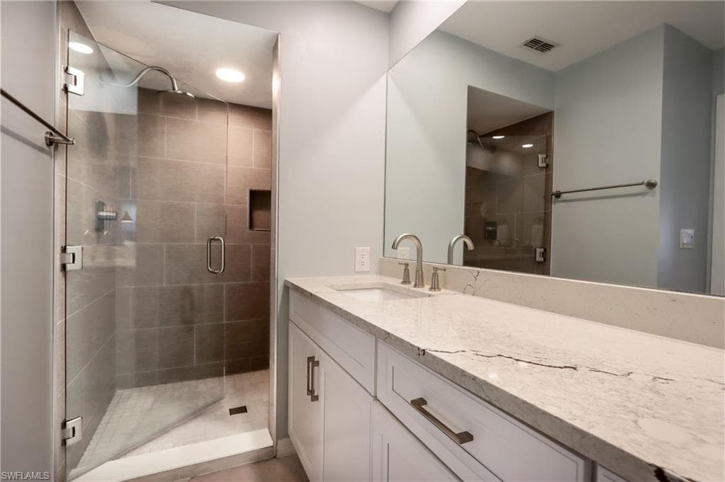 2585 Old Groves RD # L203, NAPLES FL 34109-11