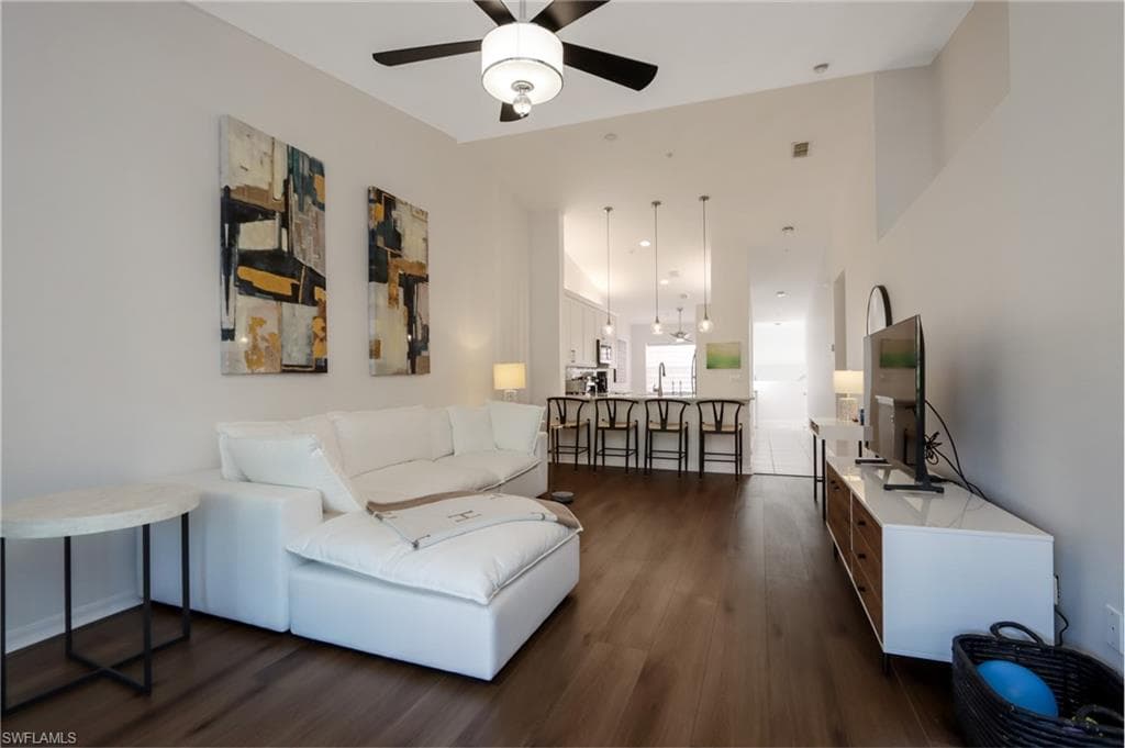 2585 Old Groves RD # L203, NAPLES FL 34109-4