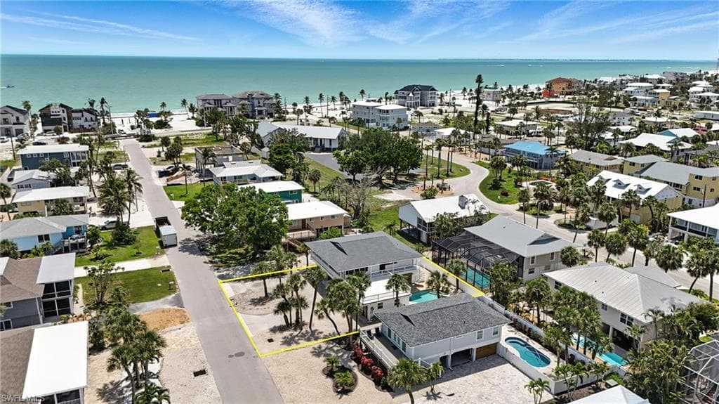 131 Bay Mar DR, FORT MYERS BEACH FL 33931-5