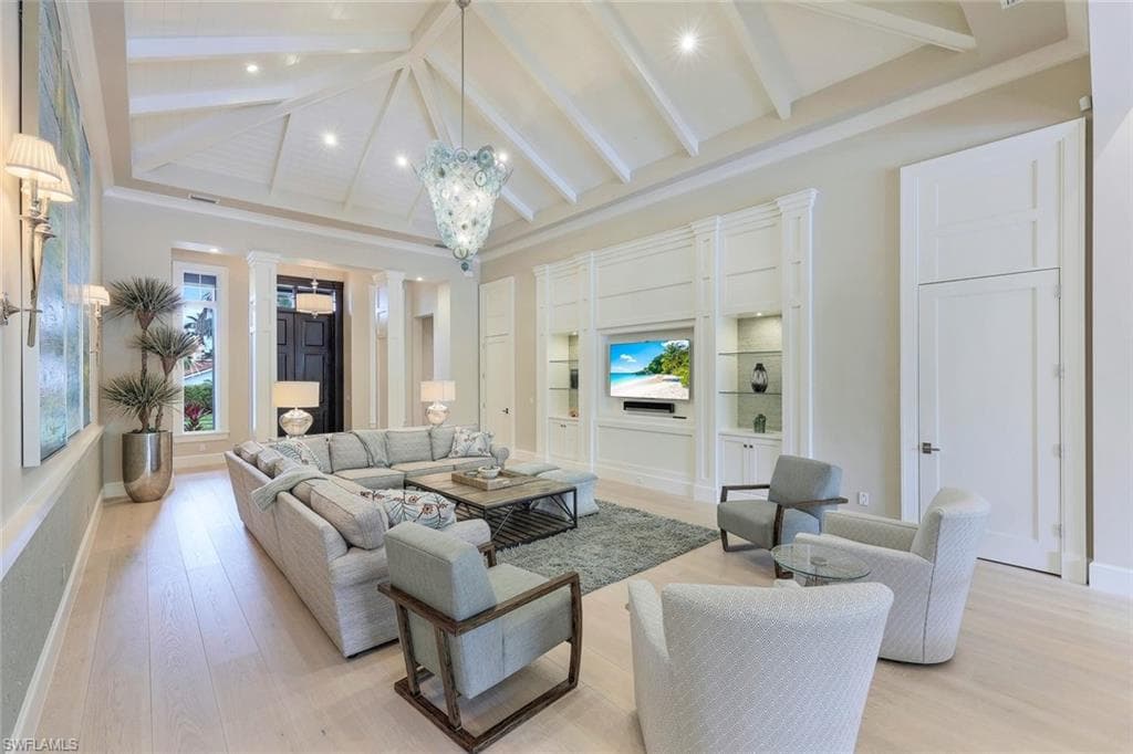 425 Harbour DR, NAPLES FL 34103-5