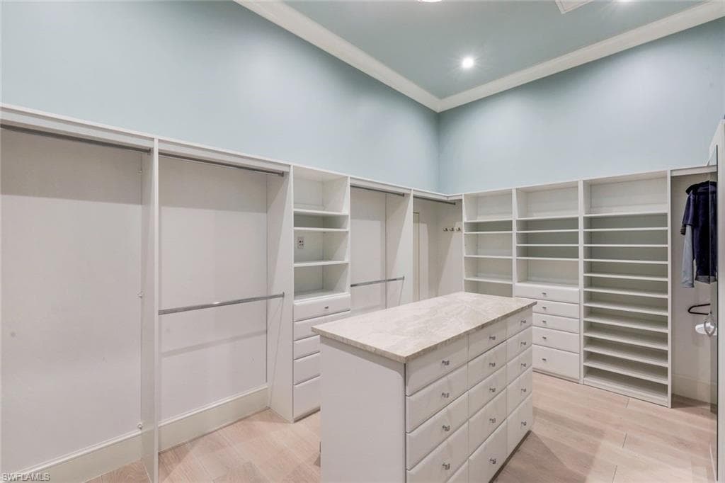 425 Harbour DR, NAPLES FL 34103-12