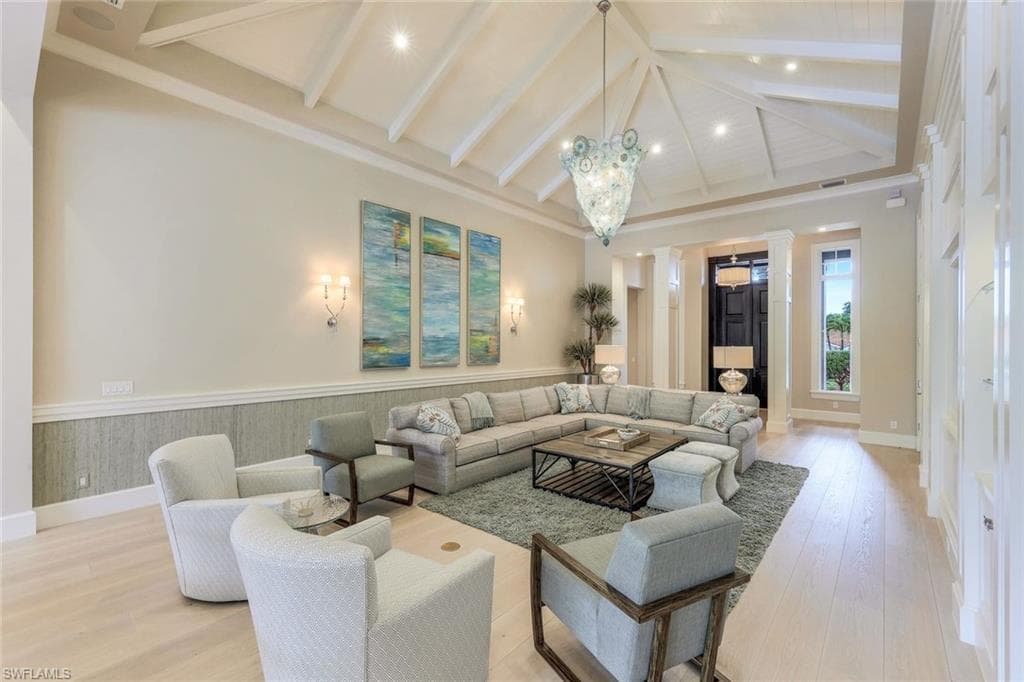 425 Harbour DR, NAPLES FL 34103-4