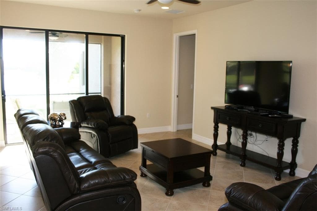 3296 Pacific DR, NAPLES FL 34119-5