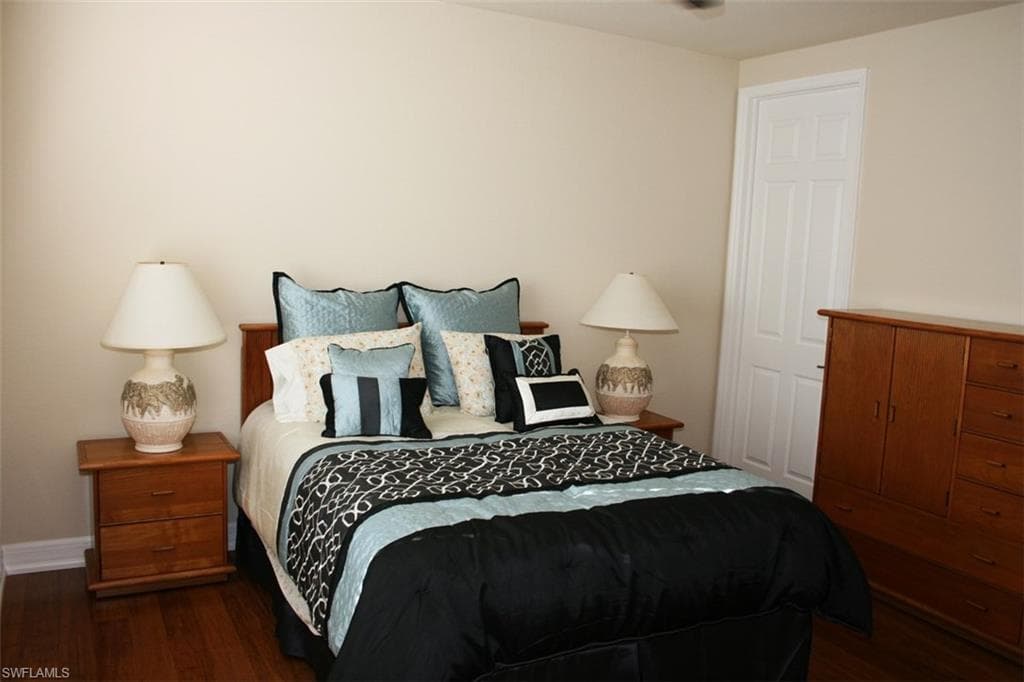 3296 Pacific DR, NAPLES FL 34119-17