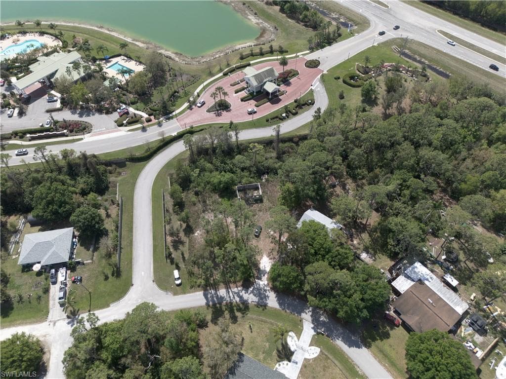 2086 Brooklawn DR, NORTH FORT MYERS FL 33917-7