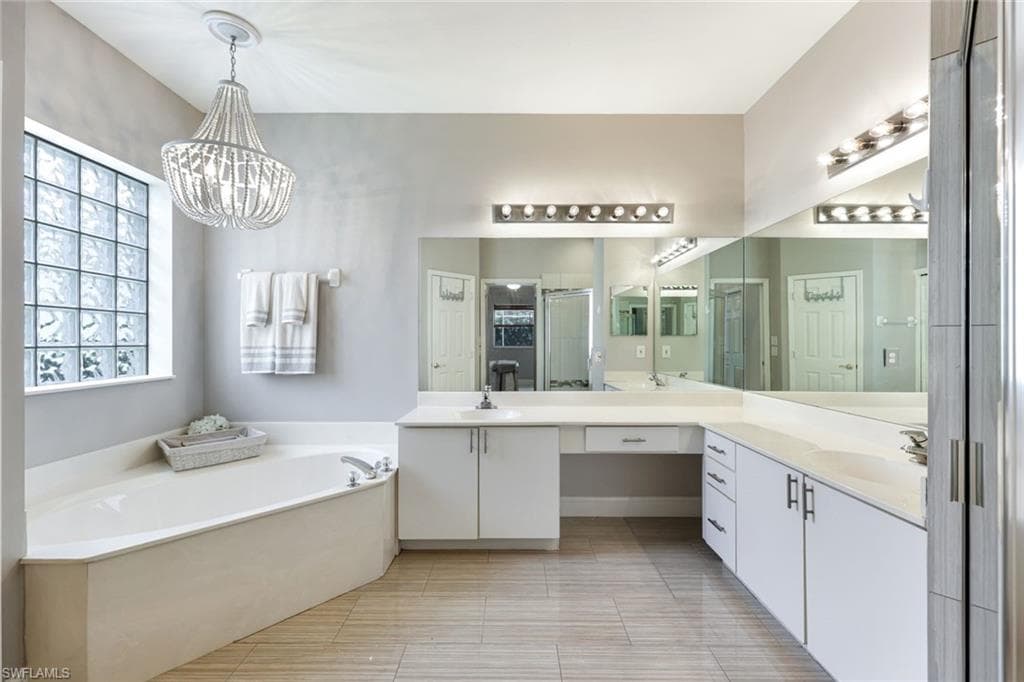 697 Crossfield CIR, NAPLES FL 34104-12