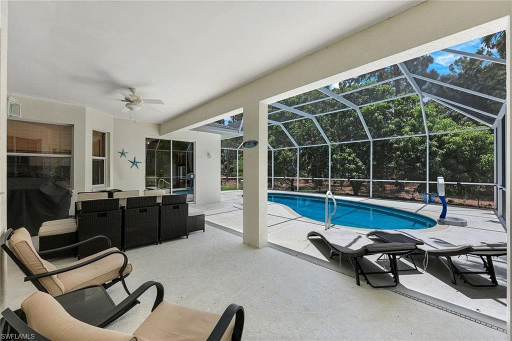 697 Crossfield CIR, NAPLES FL 34104-16