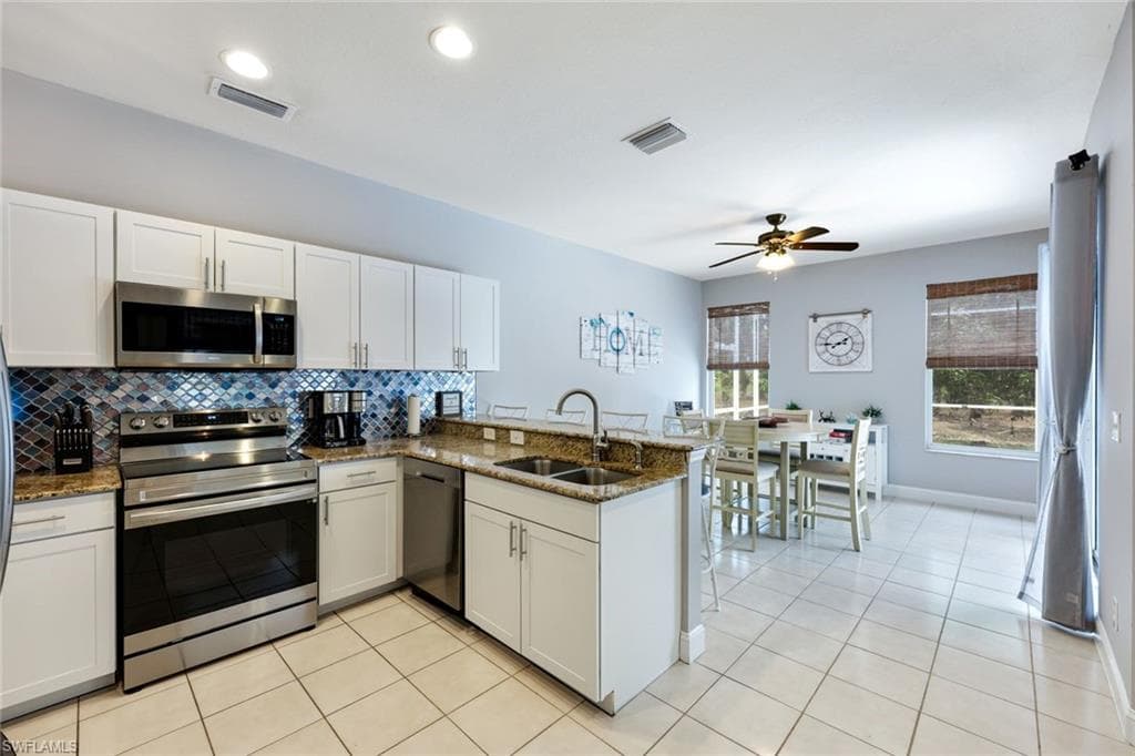 697 Crossfield CIR, NAPLES FL 34104-7