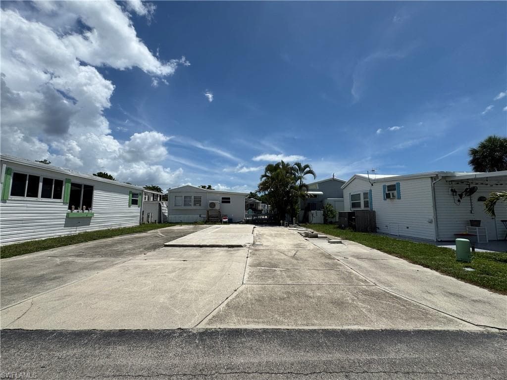 5769 Pink Panther DR, FORT MYERS FL 33908-6