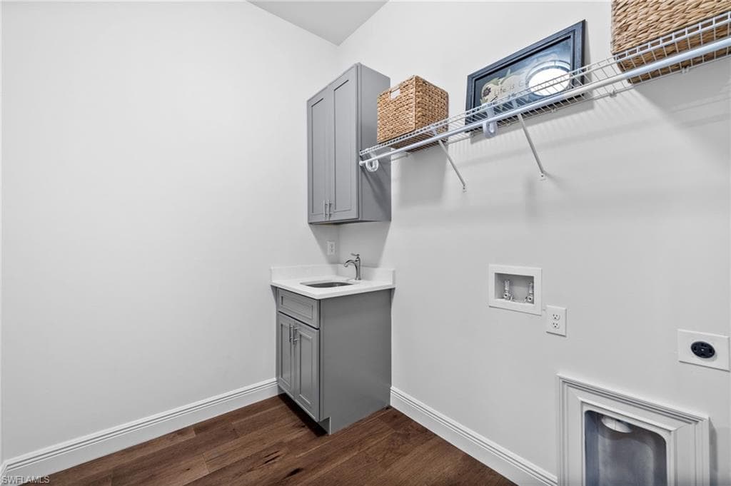 3708 Stagg CT, FORT MYERS FL 33905-39