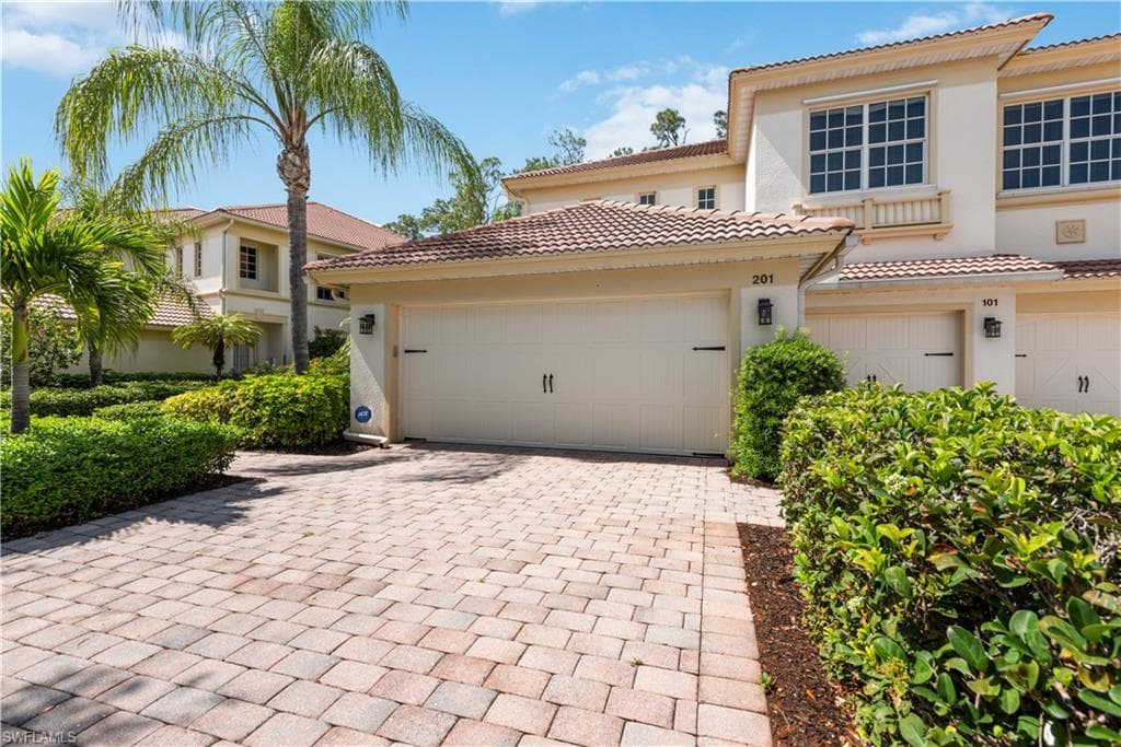 26425 LUCKY STONE RD # 201, BONITA SPRINGS FL 34135-1