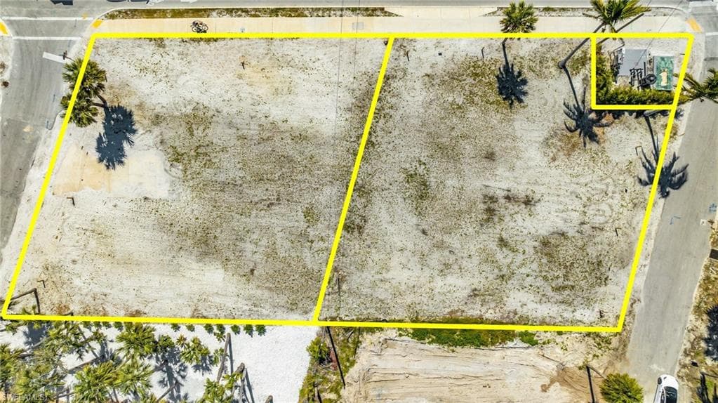 96 Hercules DR, FORT MYERS BEACH FL 33931-17