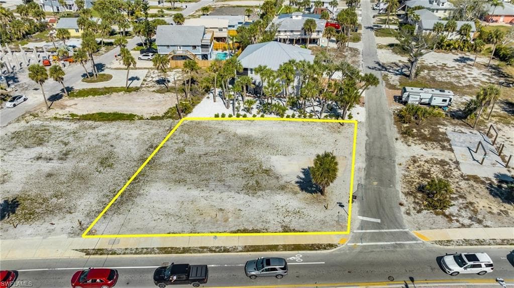 111 Coconut DR, FORT MYERS BEACH FL 33931-4