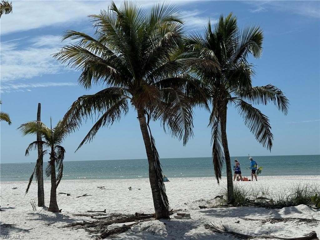 111 Coconut DR, FORT MYERS BEACH FL 33931-29
