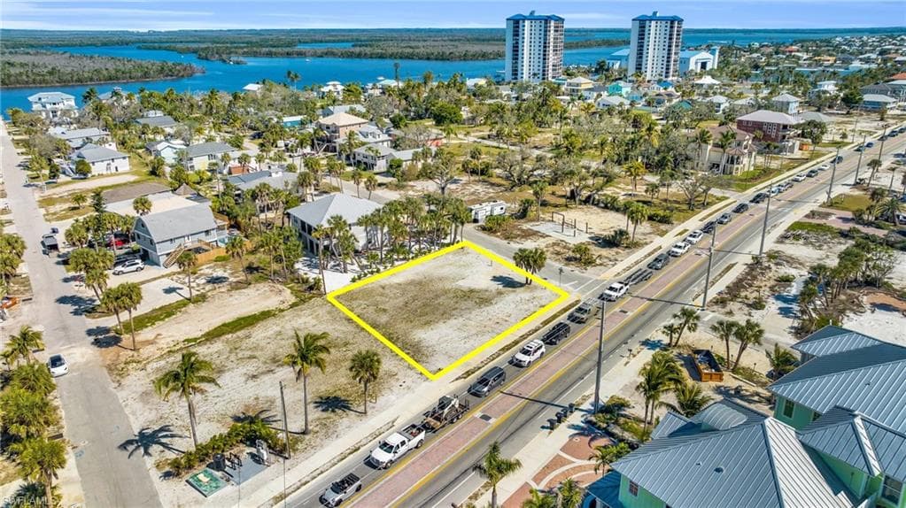 111 Coconut DR, FORT MYERS BEACH FL 33931-14