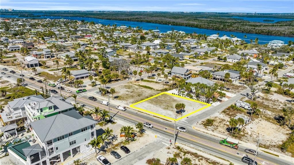 111 Coconut DR, FORT MYERS BEACH FL 33931-18