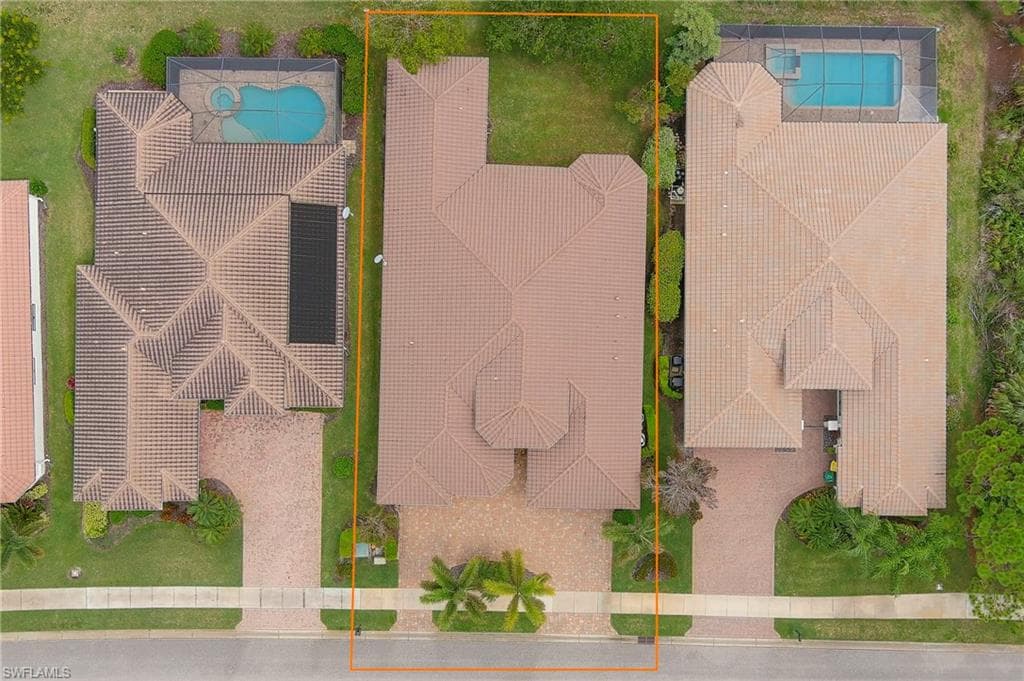 3876 Gibralter DR, NAPLES FL 34119-1