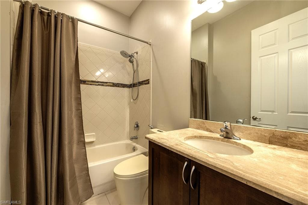 3876 Gibralter DR, NAPLES FL 34119-31