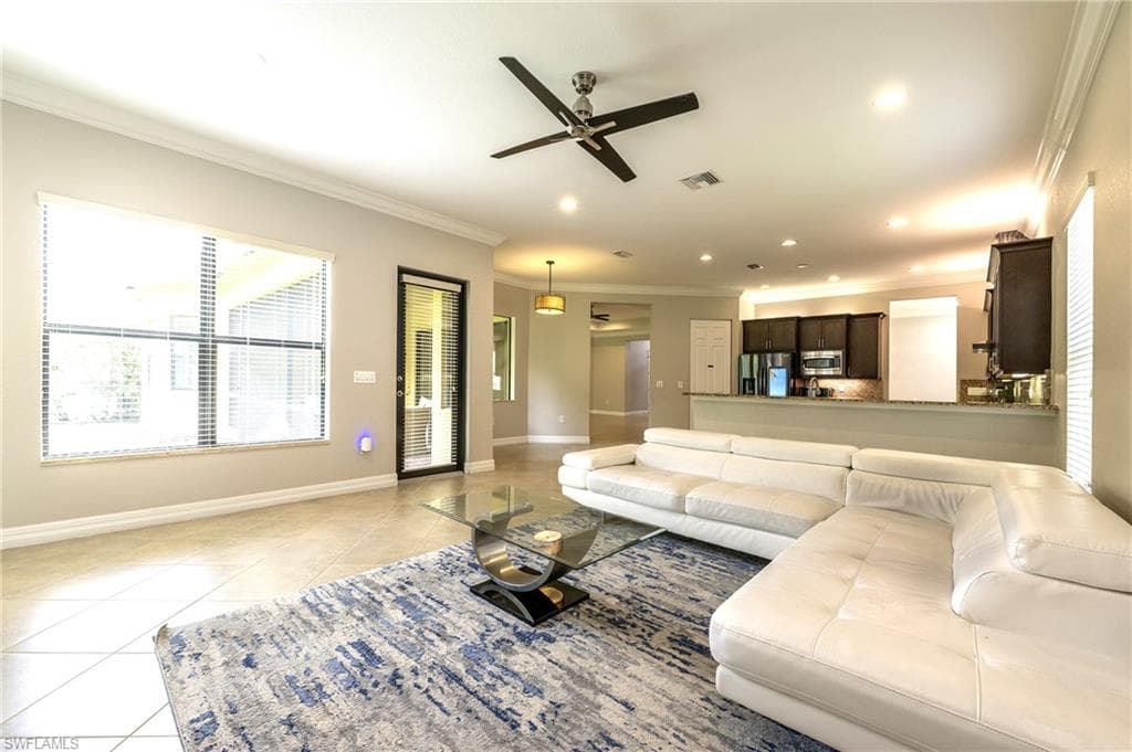 3876 Gibralter DR, NAPLES FL 34119-17