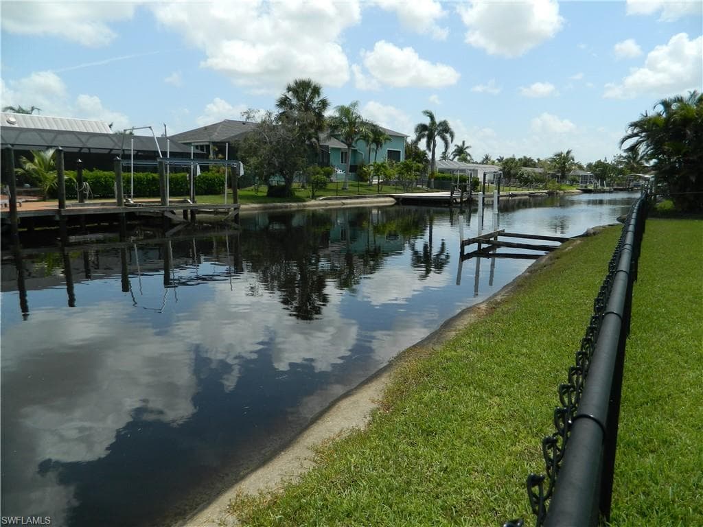 6408 Cocos DR, FORT MYERS FL 33908-1