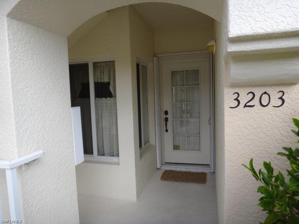 3025 Driftwood WAY # 3203, NAPLES FL 34109-1