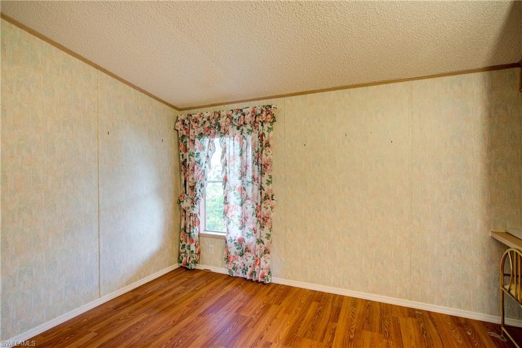 205 Carriage LN, NORTH FORT MYERS FL 33917-22