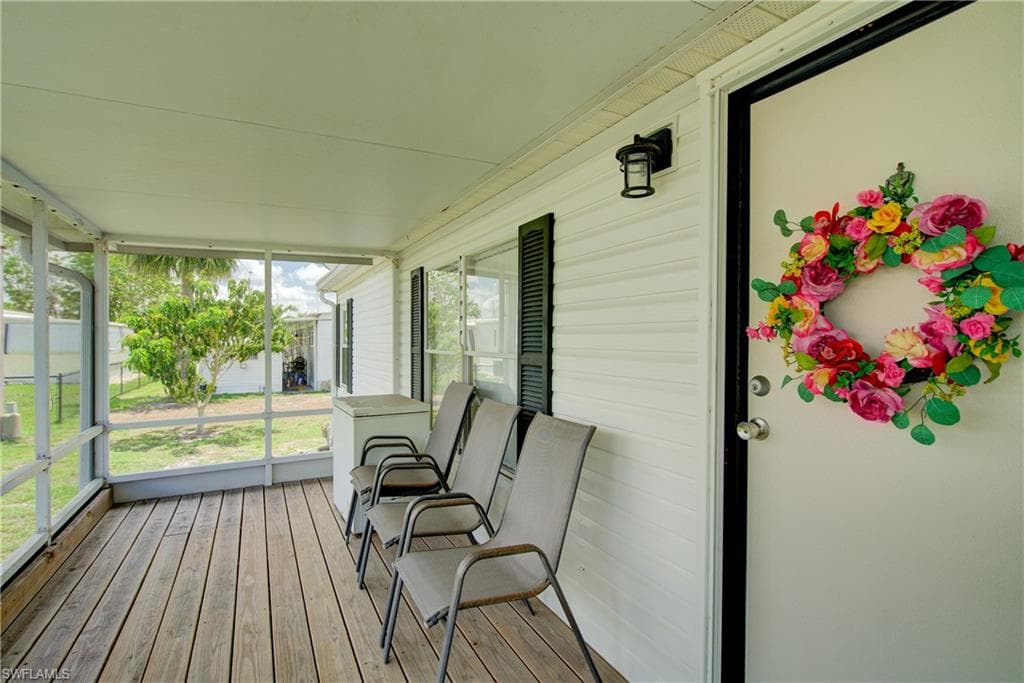 205 Carriage LN, NORTH FORT MYERS FL 33917-26